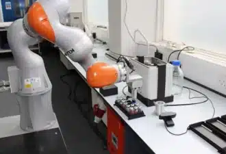 Nouveaux horizons pour la recherche pharmaceutique : les robots-chimistes intelligents ouvrent la voie