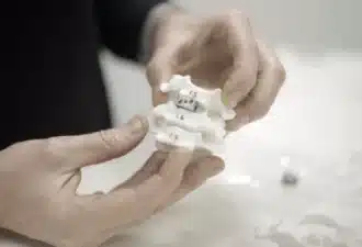 Implants PEEK imprimés en 3D : révolutionner la fusion vertébrale et bien plus encore