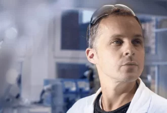 Raphaël Rodriguez, un chevalier de la chimie contre le cancer