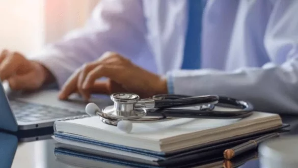 4 systèmes de santé économisent des millions grâce aux énergies renouvelables