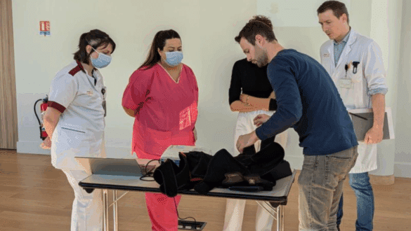 Formation à l’utilisation des exosquelettes pour les soignants à l’Hôpital Forcilles afin de prévenir les troubles musculo-squelettiques.
